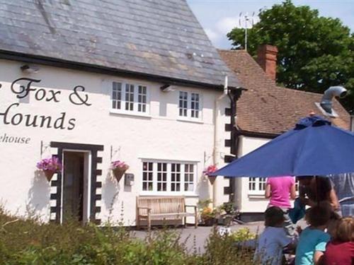The Fox & Hounds Hotel Фарингдън Екстериор снимка